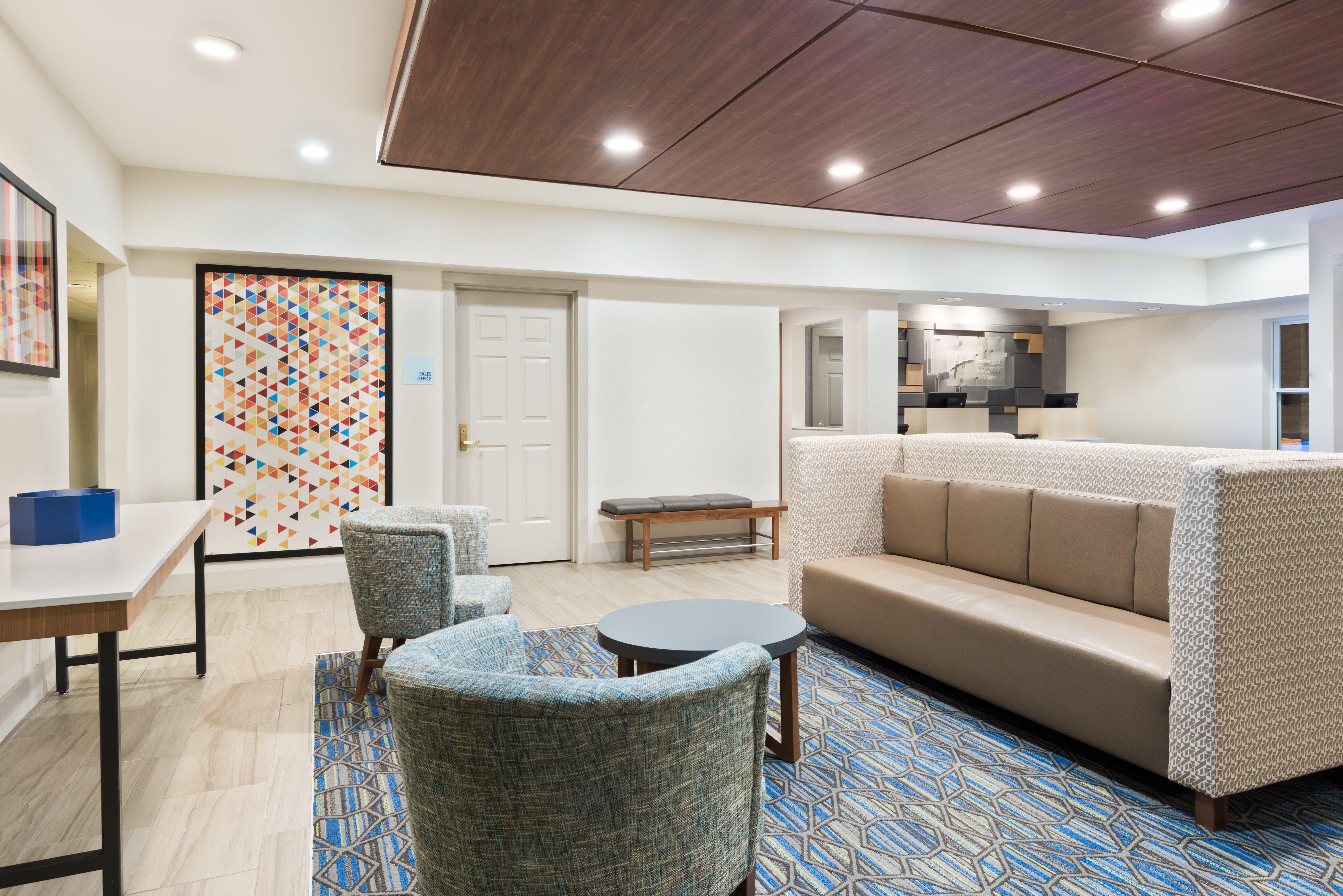 Holiday Inn Express & Suites - Columbus Airport East By Ihg Exterior foto