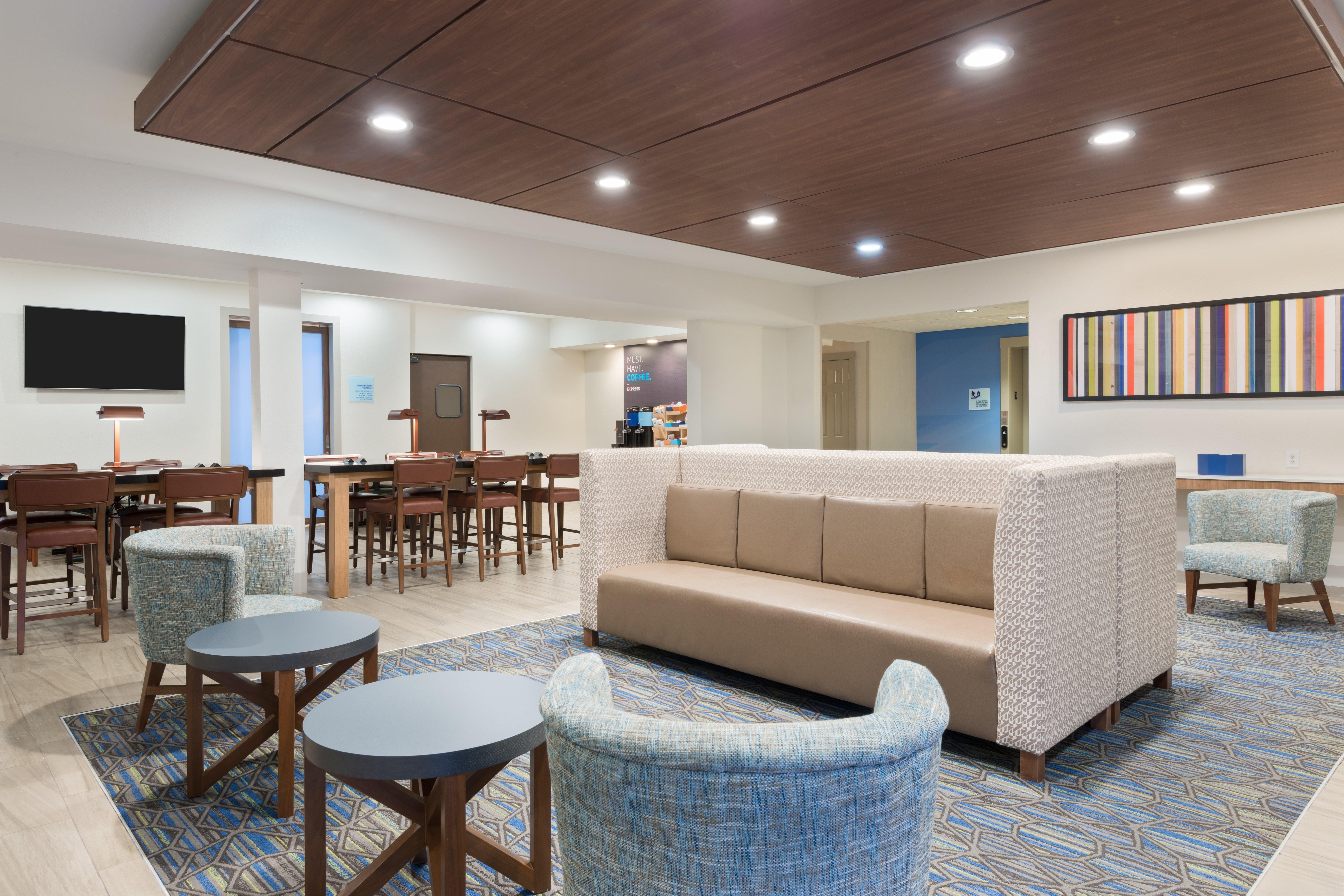 Holiday Inn Express & Suites - Columbus Airport East By Ihg Exterior foto