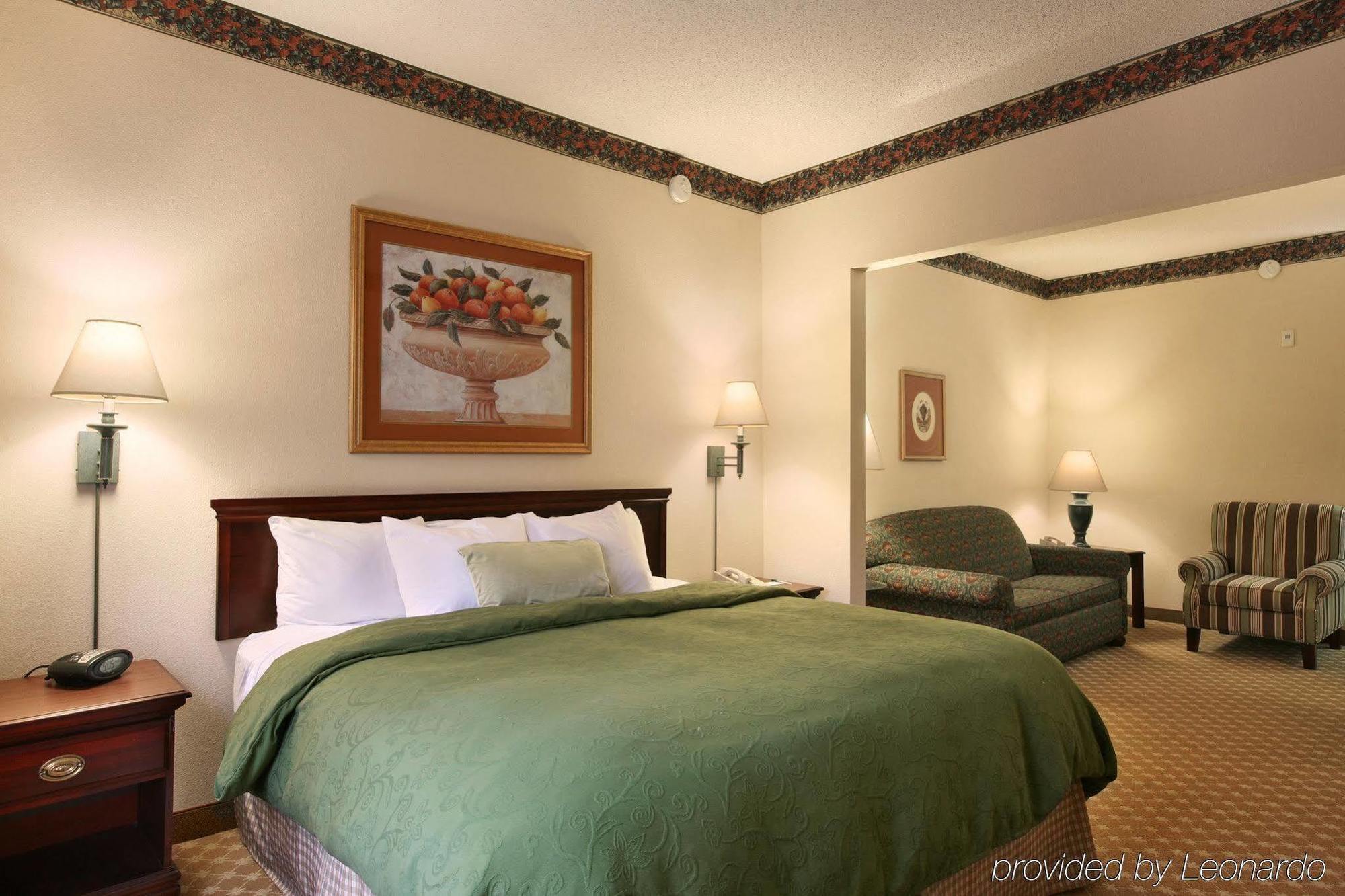 Holiday Inn Express & Suites - Columbus Airport East By Ihg Exterior foto