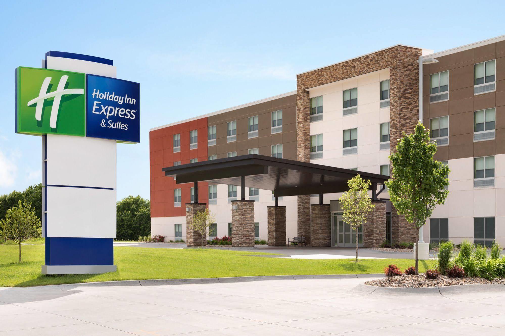 Holiday Inn Express & Suites - Columbus Airport East By Ihg Exterior foto